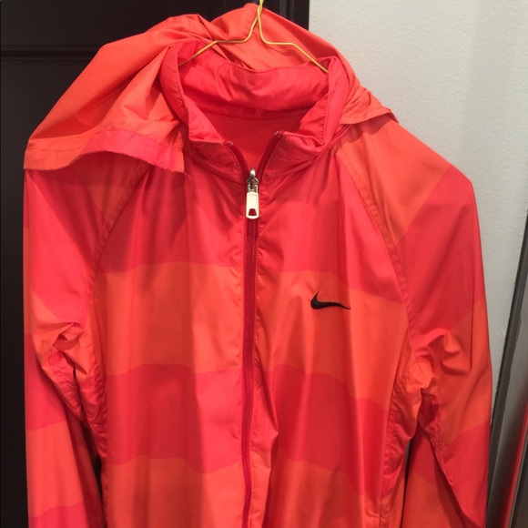 Nike Jackets & Blazers - Nike Hooded Windbreaker, reversible! Price drop!!! Nike Jackets & Blazers - Nike Hooded Windbreaker, reversible! Price drop!!!